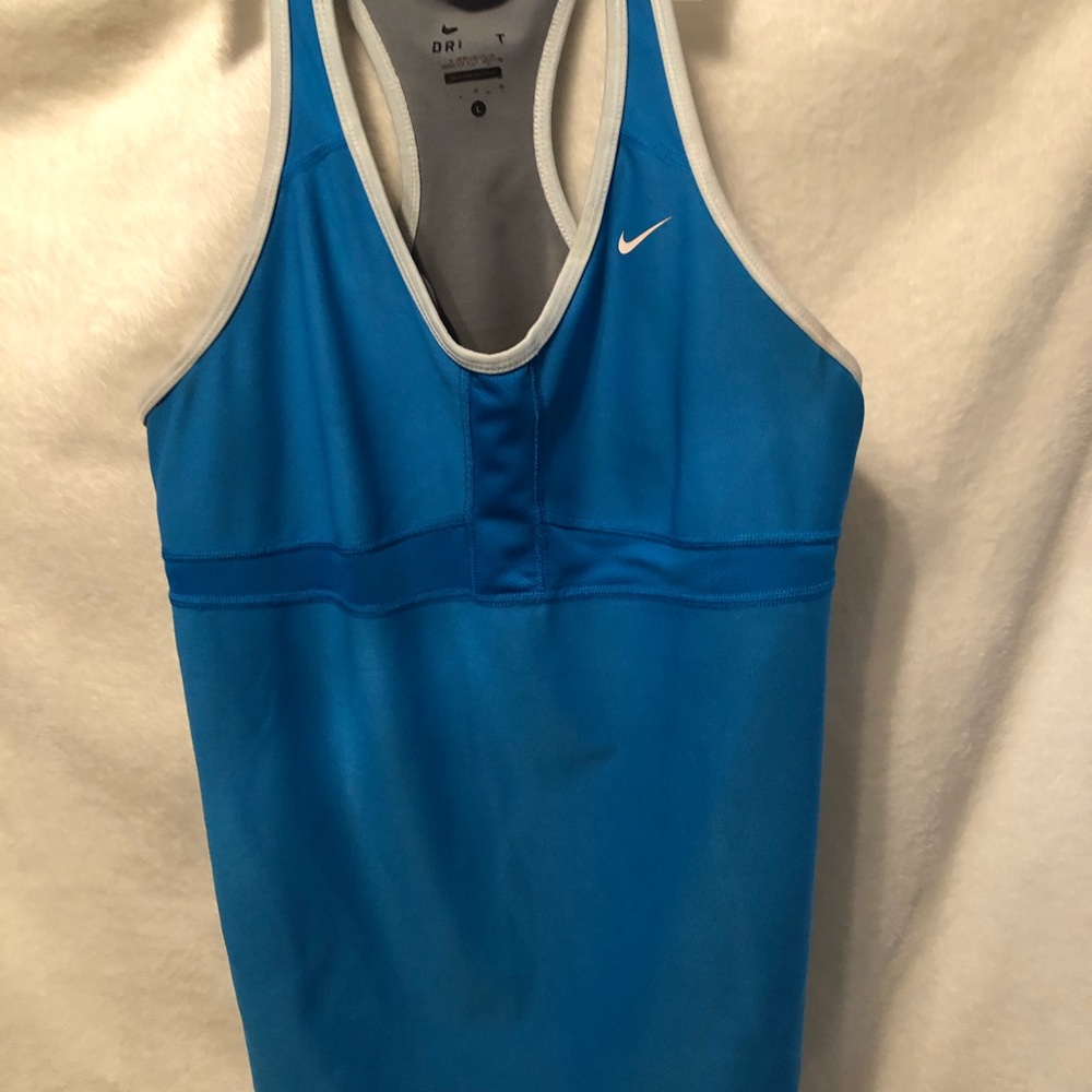 Nike top